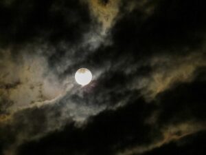 Mond 2